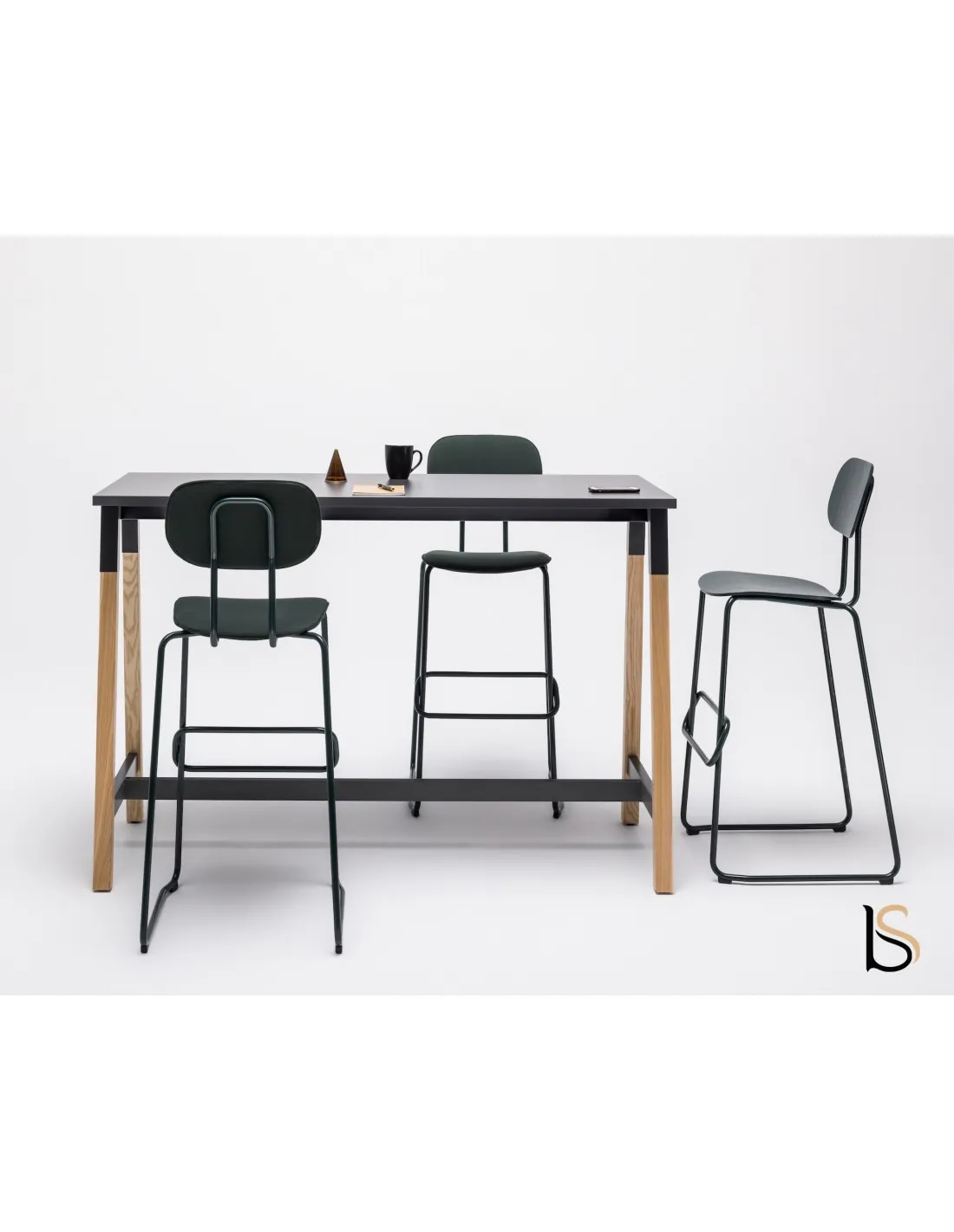 Table haute avec pieds en bois - MDD